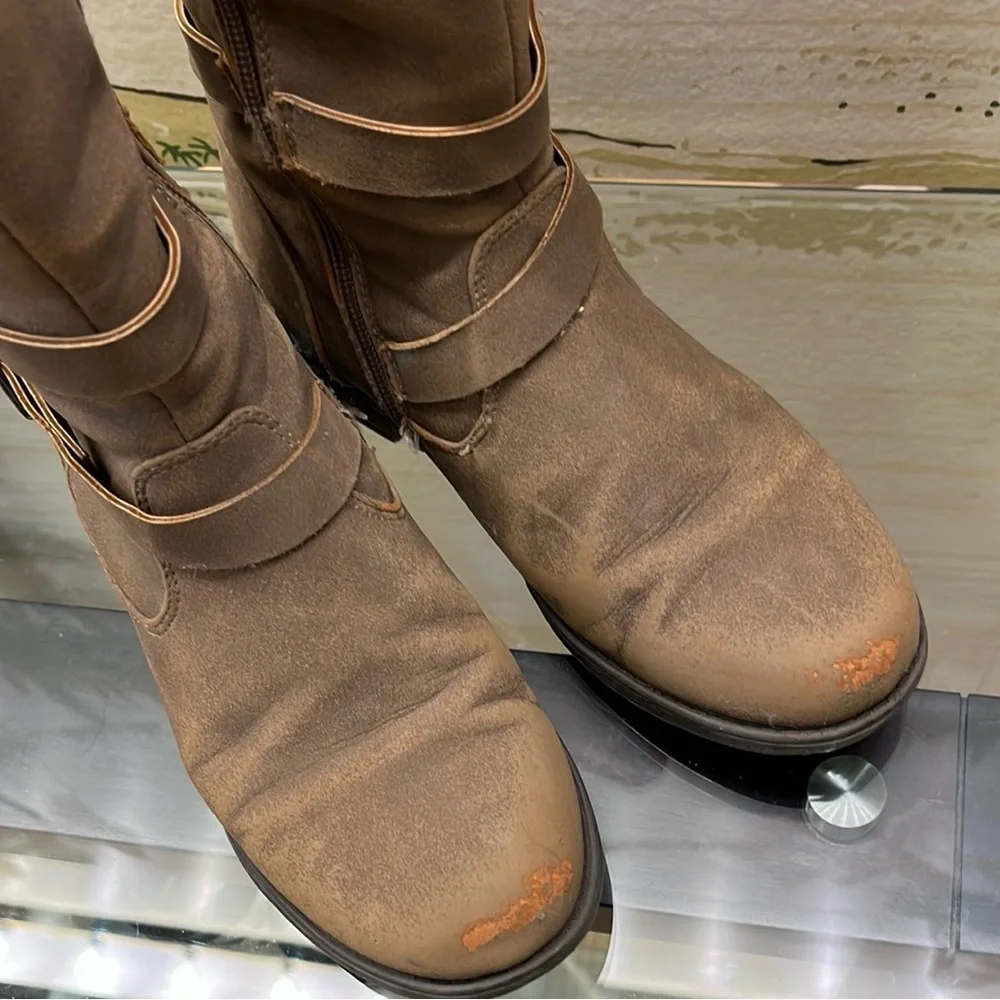 Stylish Brown Knee-High Lined Boots
